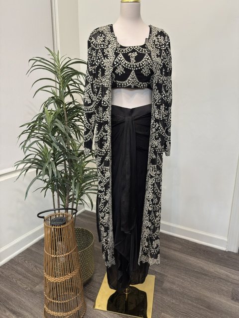 Black mirror work cape set, styled view with cape